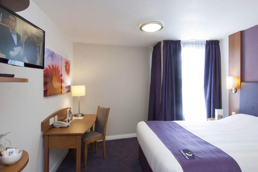 Premier Inn Cobham Cobham  Habitación foto