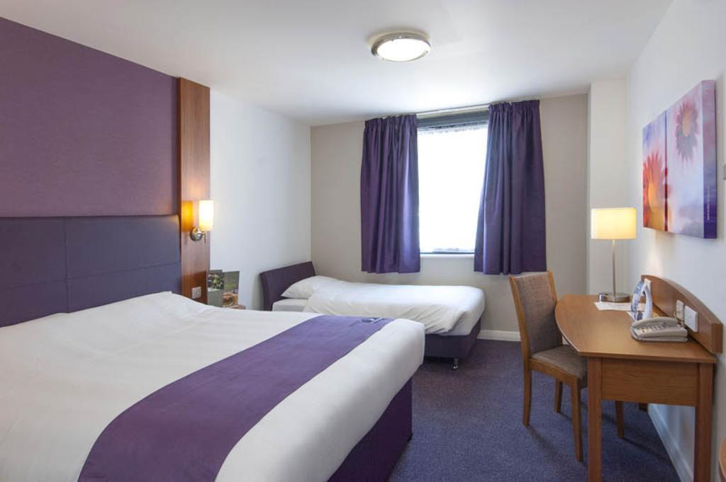 Premier Inn Cobham Cobham  Habitación foto
