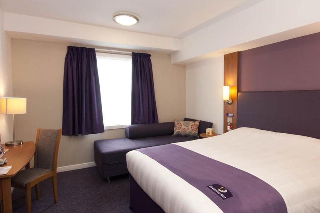 Premier Inn Cobham Cobham  Exterior foto